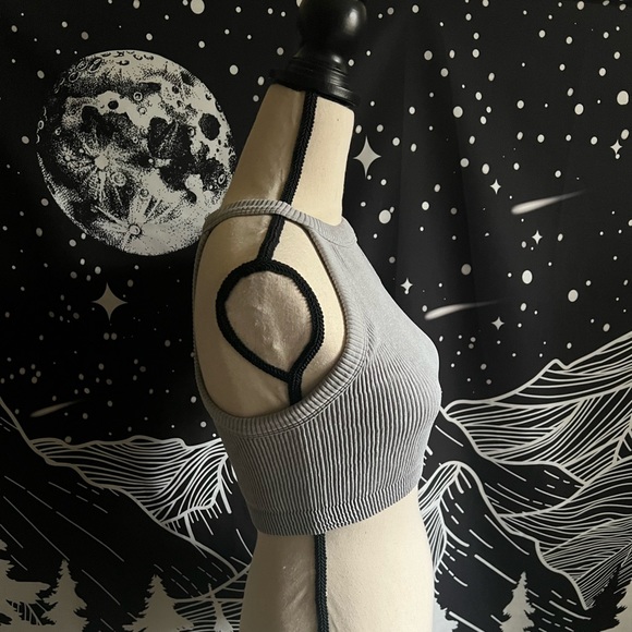 AE Racerback Cropped Tank - Picture 6 of 8